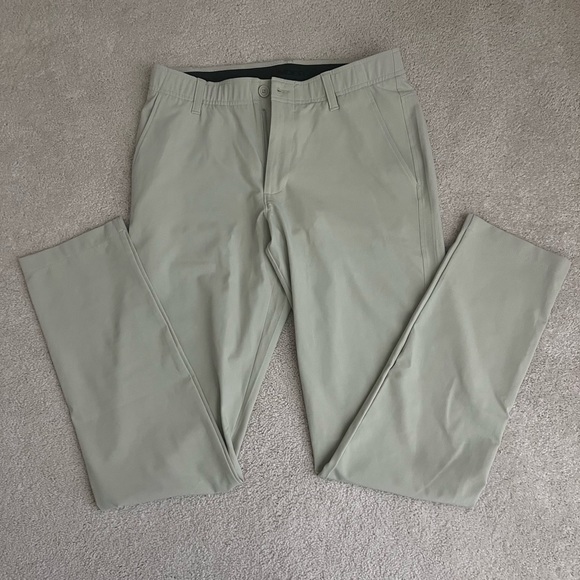 UNDER ARMOUR Men’s Golf khakis Straight Pants Size 32/34 - Picture 4 of 5